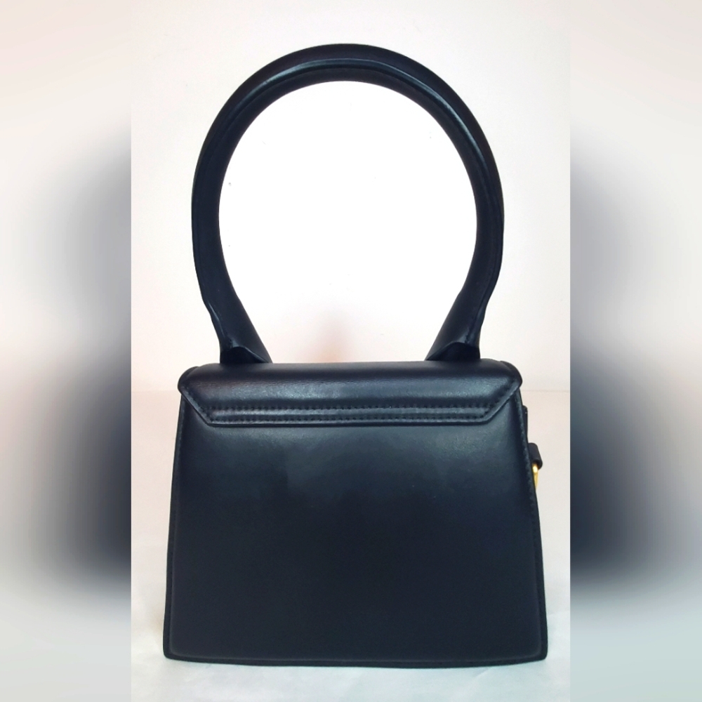 Jacquemus "Le Chiquito Moyen Leather Top Handle Black Handbag - Picture 5 of 13